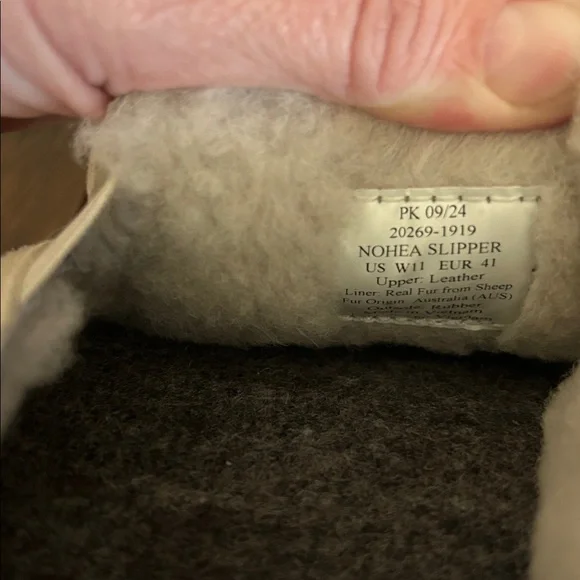 OluKai NOHEA Slipper Women’s size 11
Men’s Size 9.5
Bone/Bone - Picture 7 of 9